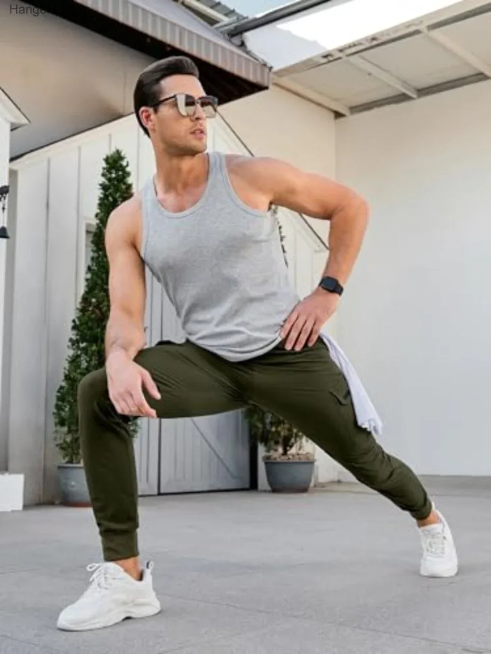 Men's Cargo Jogger Pants Stretch Sweatpants Slim Fit with Zipper Pockets - Picture 3 of 7